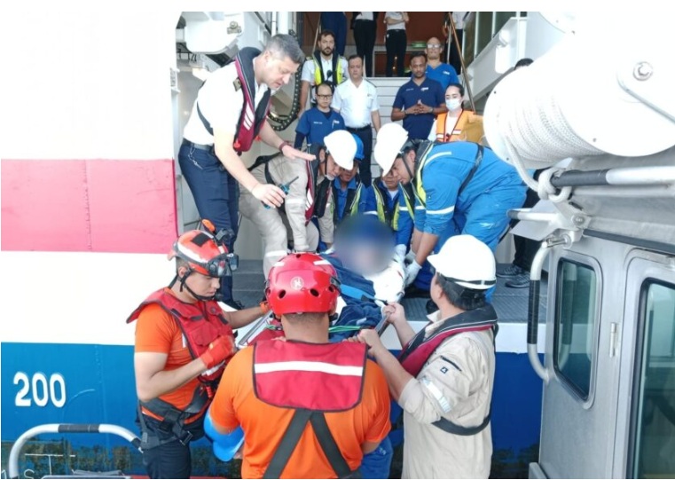 Marina evacua a crucerista que sufrió una hemorragia en Isla Mujeres
