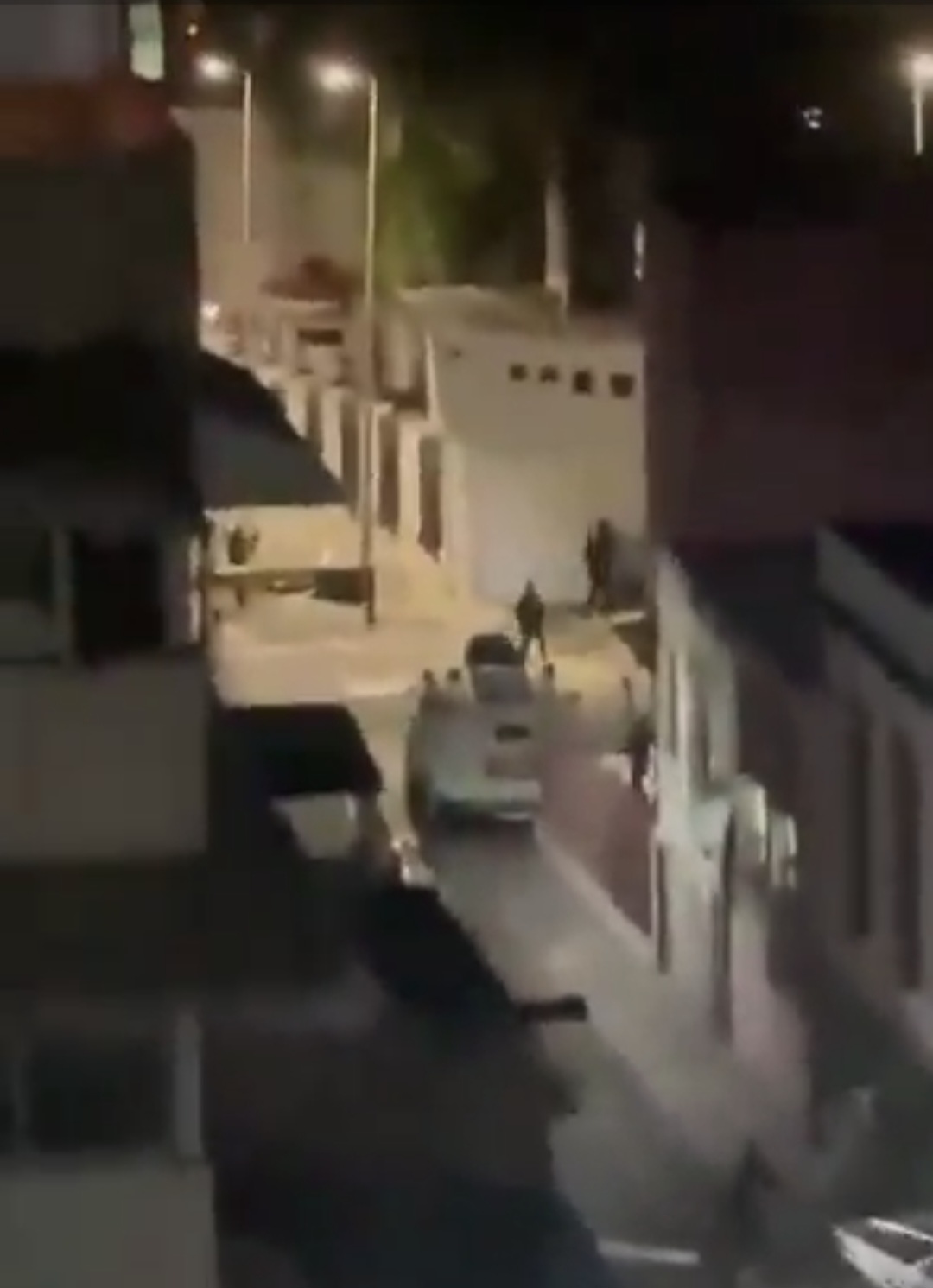 Reportan detonaciones y disparos cerca del Palacio de Miraflores en Caracas tras el sobrevuelo de drones no identificados.