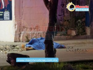 Ejecutan a una mujer en la avenida Leona Vicario; el ataque ocurrió frente a una farmacia y dejó una persona detenida.