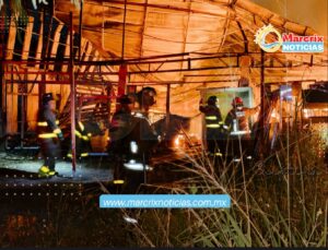 Incendio consume bazar hotelero en la región 246 de Cancún