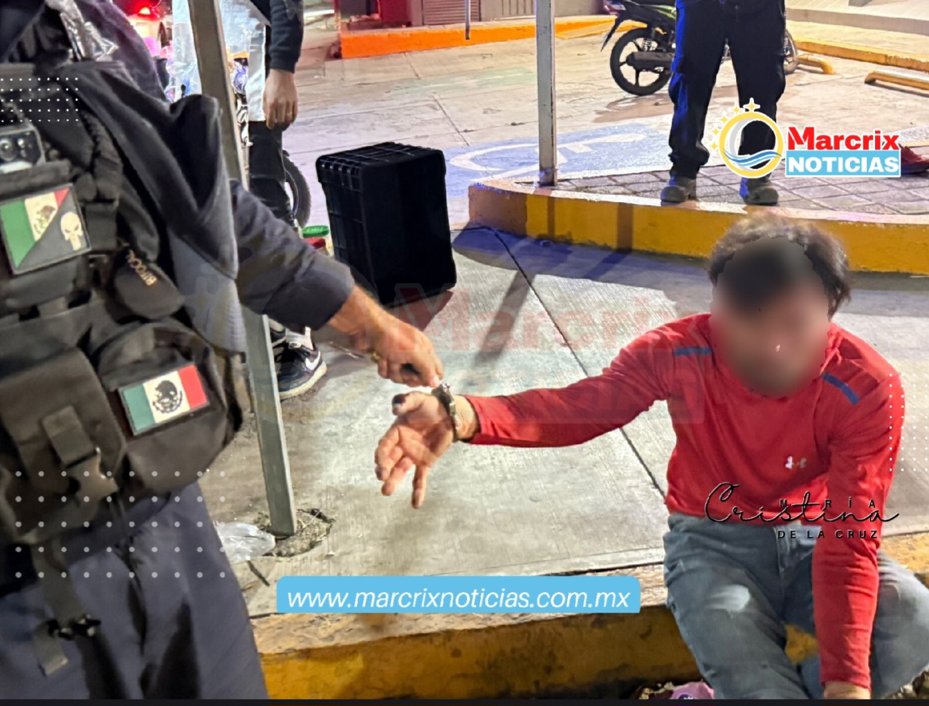 trabajadora de tienda de conveniencia