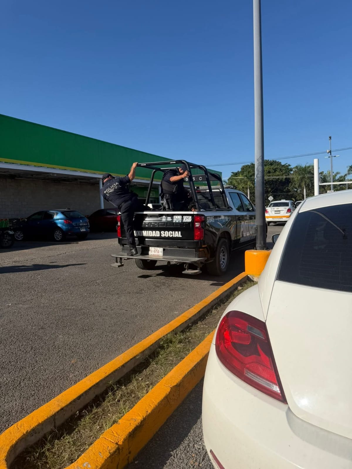 El hecho se registró en la tienda de Aurrera ubicada frente al Colegio de Bachilleres