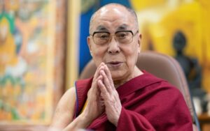 Dalai Lama niega vínculos con Epstein tras aparecer más de 150 veces en archivos desclasificados