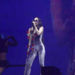 Rompió en llanto Belinda tras homenajear a Milkman en el Carnaval de Mazatlán