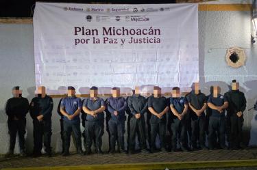 Detienen a mando policial y 10 agentes en Michoacán tras bloqueos vinculados a caída de "El Mencho"