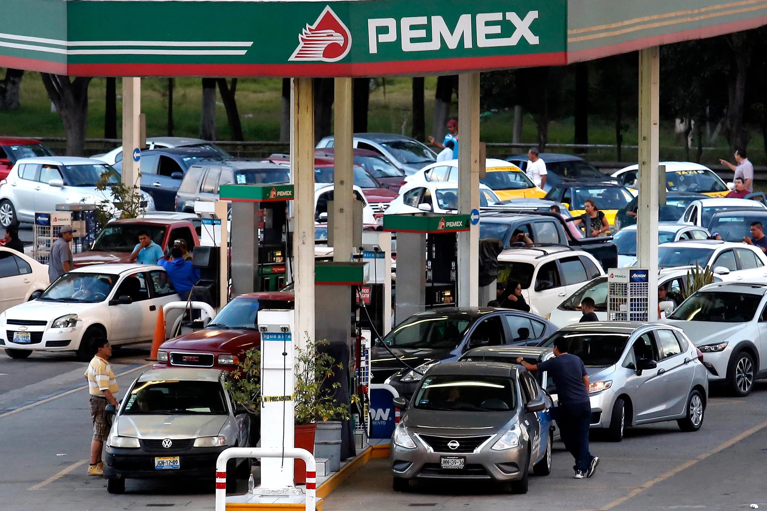Se disparan precios de la gasolina premium y el diésel por política fiscal e IEPS