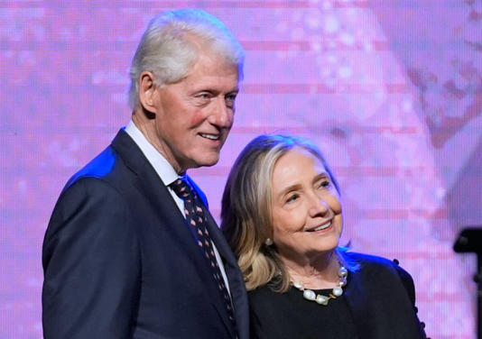 Bill y Hilary Clinton testificarán ante el Congreso por el caso Epstein