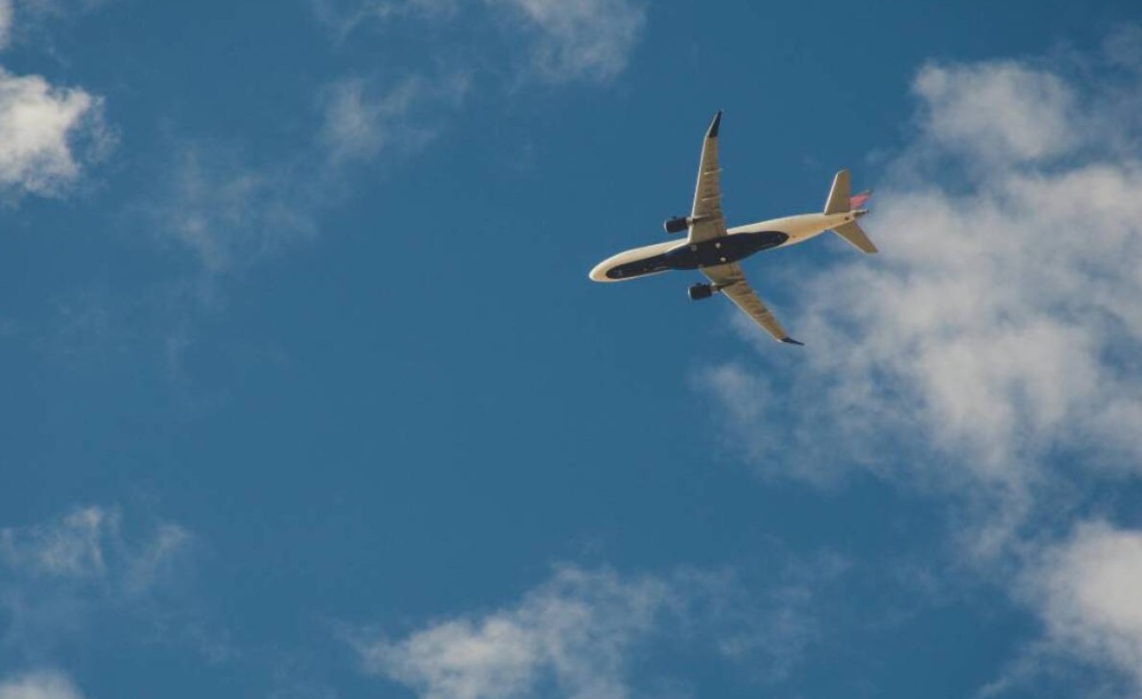 Supuesto avión de la Fuerza Aérea estaría vigilando distintas zonas de Quintana Roo