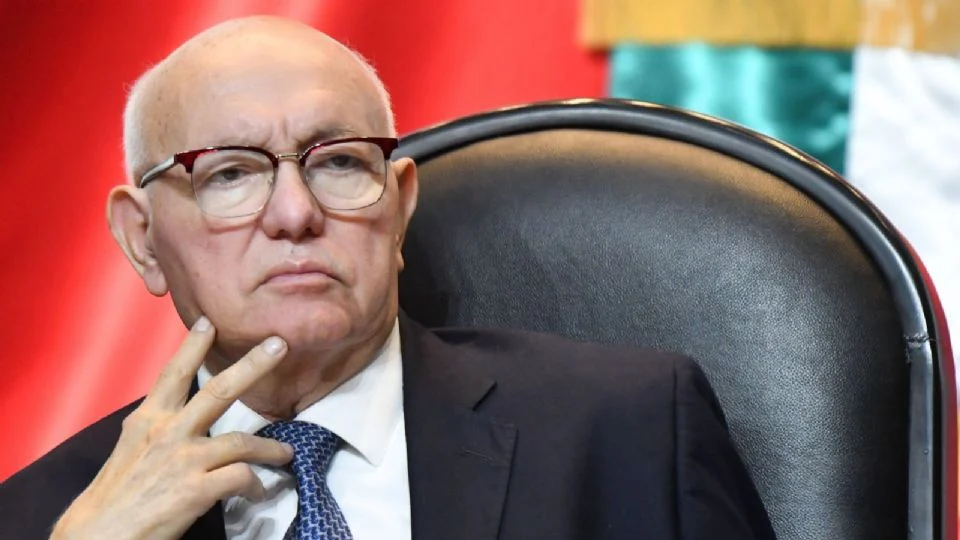 David Colmenares busca reelección en la ASF