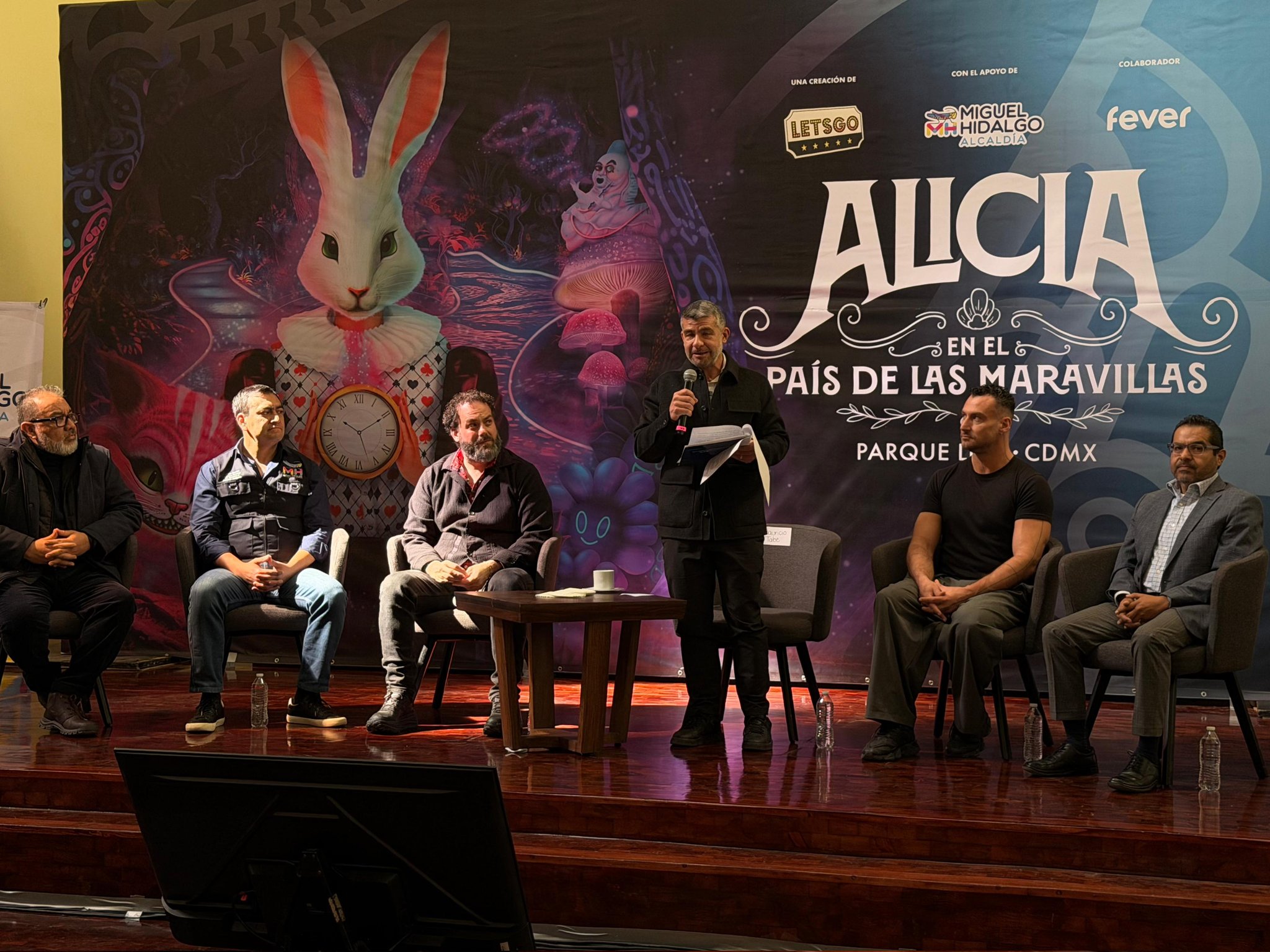 Suspenden atracción