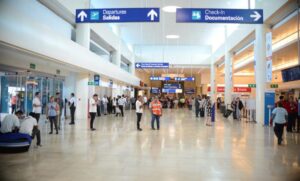Aeropuerto Internacional de Cancún tiene cancelaciones y demoras en vuelos por el clima de Estados Unidos