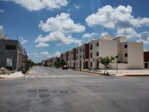 Crecimiento urbano y aumento vehicular desbordan la movilidad en la Riviera Maya