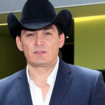 Niega José Manuel Figueroa haber abusado de su hermano y tomaría acción legal por difamación