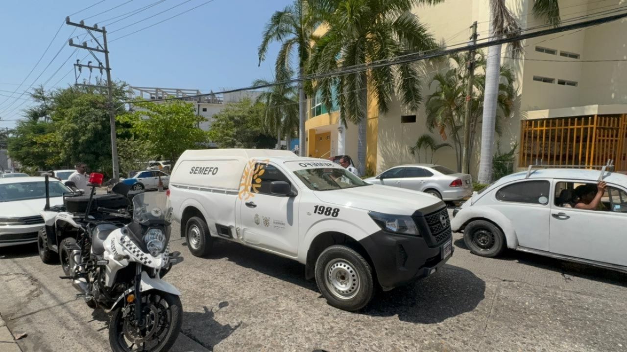 Muere estudiante tras ataque a transporte público en Acapulco. Fiscalía investiga agresión en colonia Chinameca.