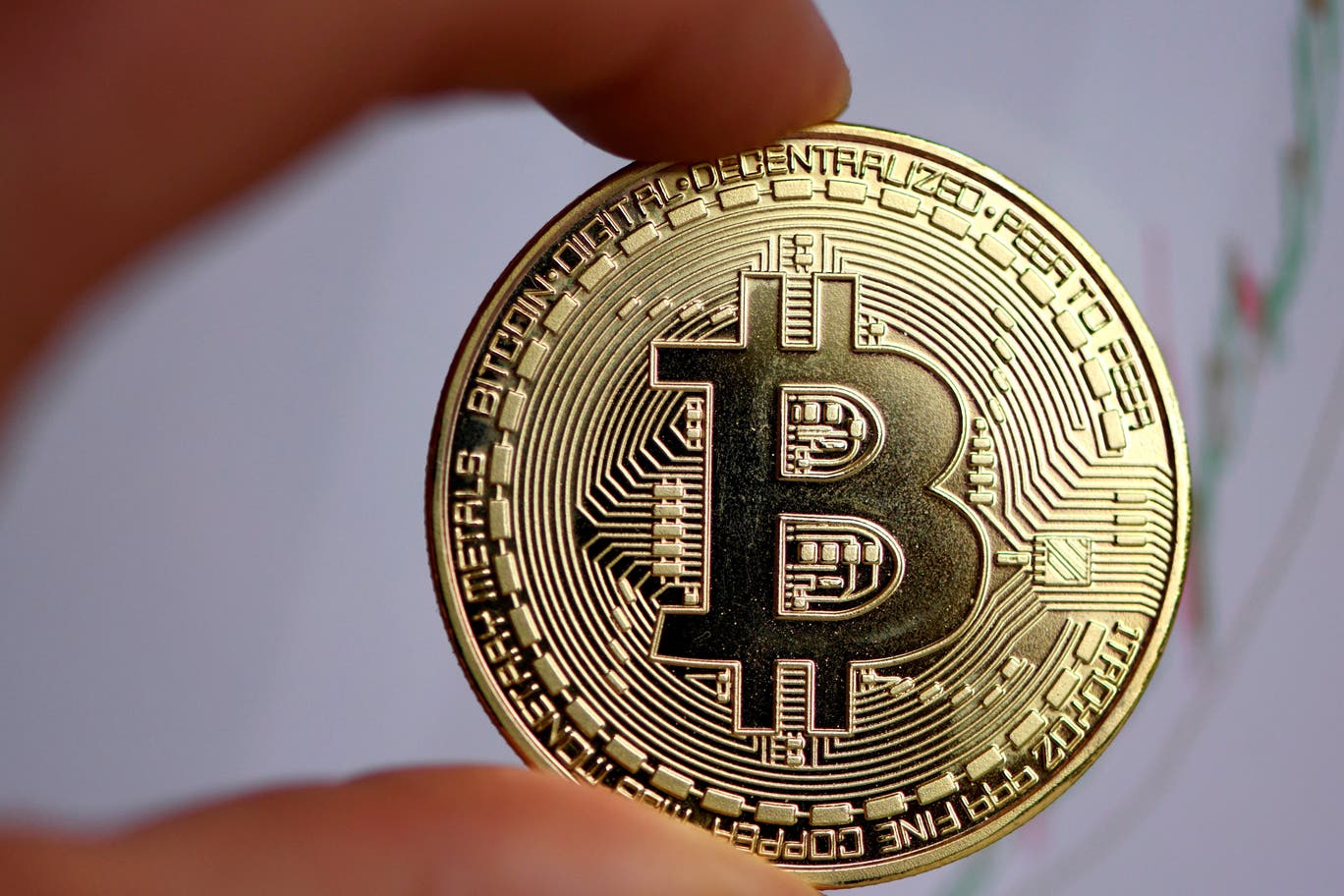 Precio del Bitcoin cae por debajo de los 68 mil dólares tras cuatro semanas en negativo