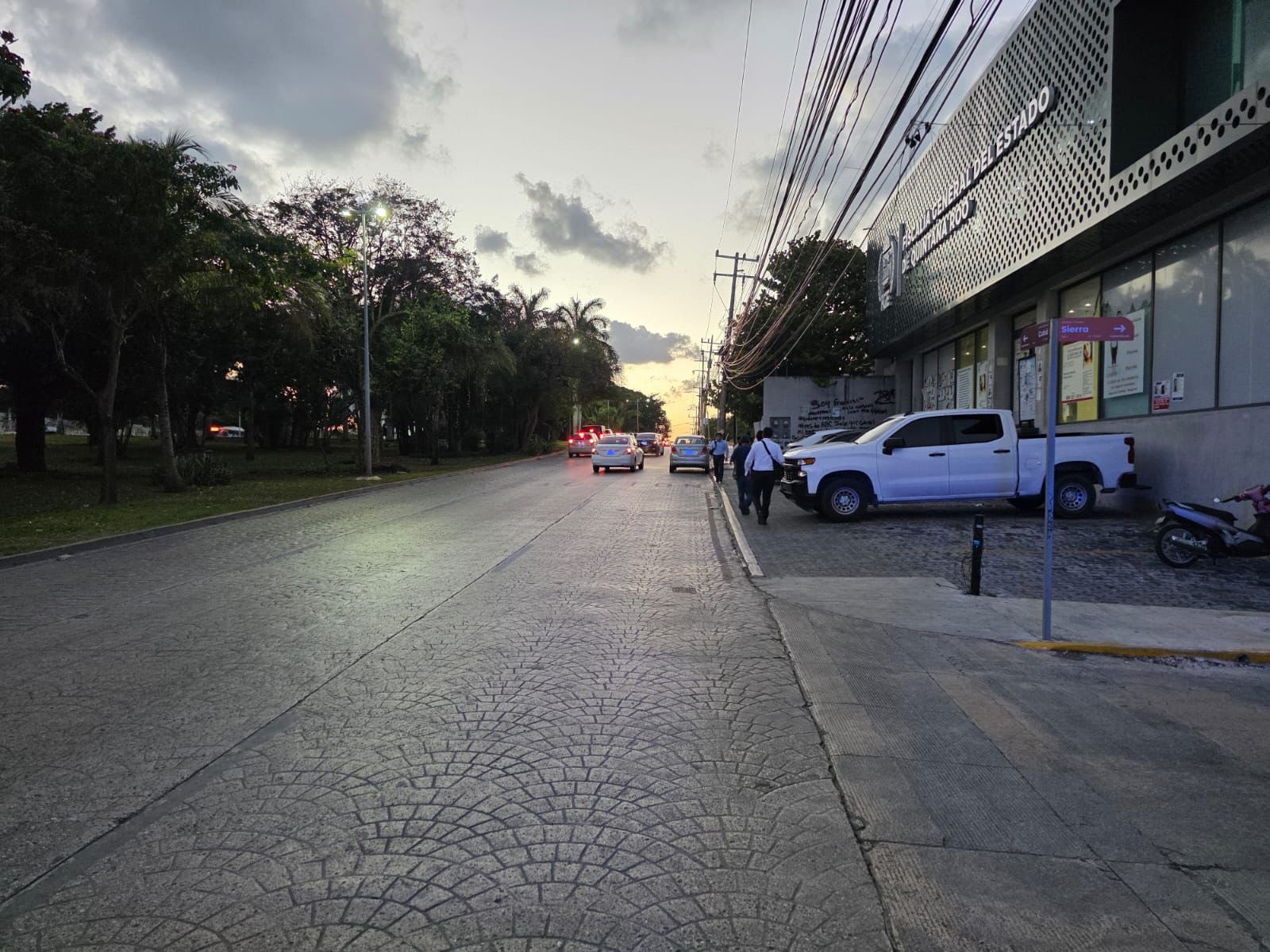 Liberan bloqueo en la avenida Cobá de Cancún tras diálogo con funcionarios municipales