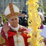 Papa León XIV pide deponer las armas en misa del Domingo de Ramos en el Vaticano