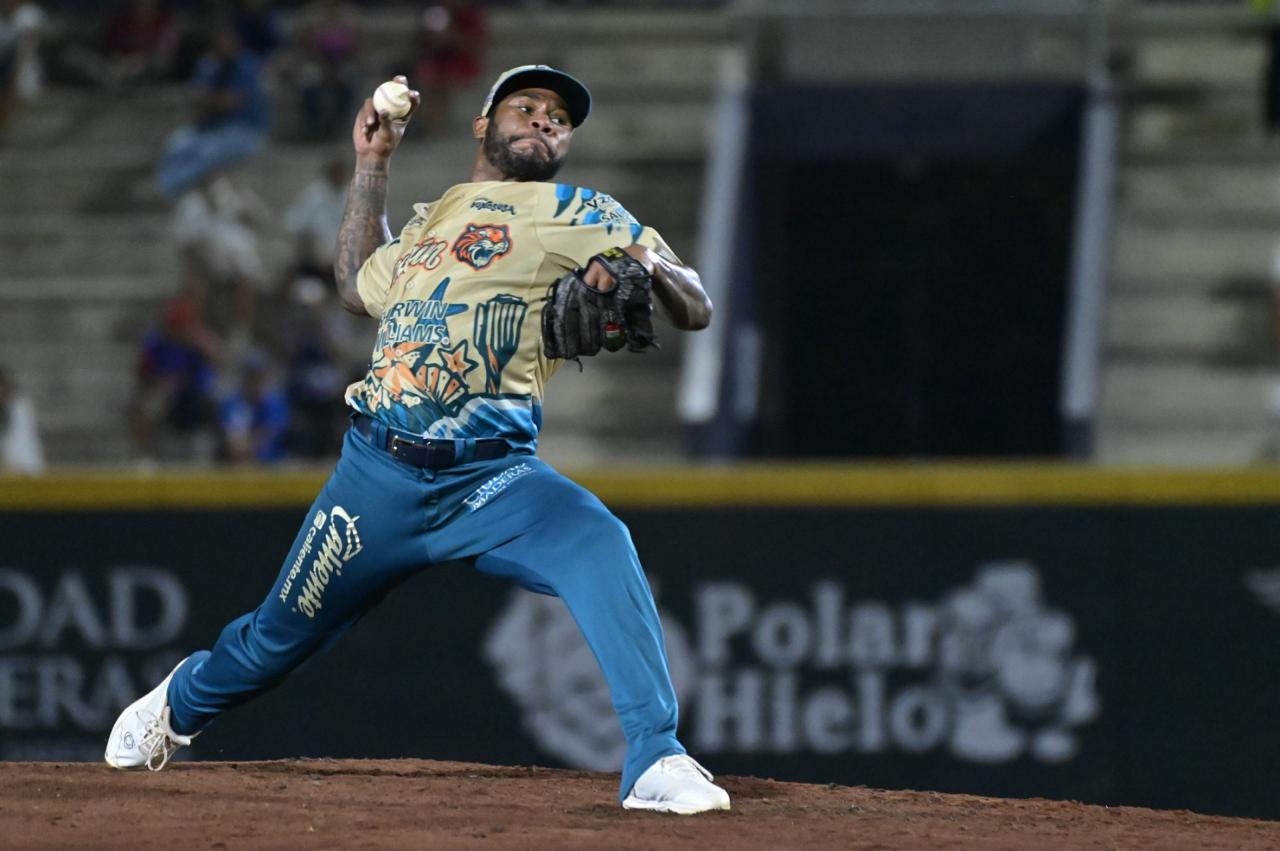 Xzavion Curry regresa a Tigres para reforzar la rotación abridora