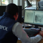 Interpol alerta por fraude financiero impulsado por la inteligencia artificial