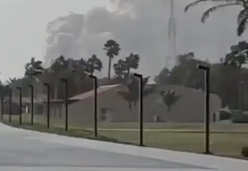 Irán bombardeó una refinería en Arabia Saudita