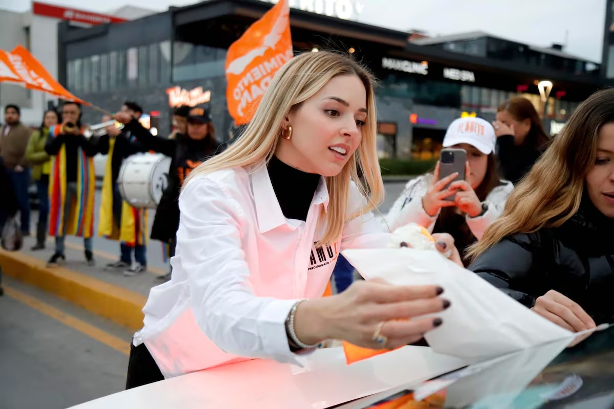 Mariana Rodriguez MC