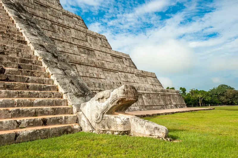 ¡No te arriesgues! Subir a la pirámide de Chichén Itzá te puede costar hasta 50 mil pesos