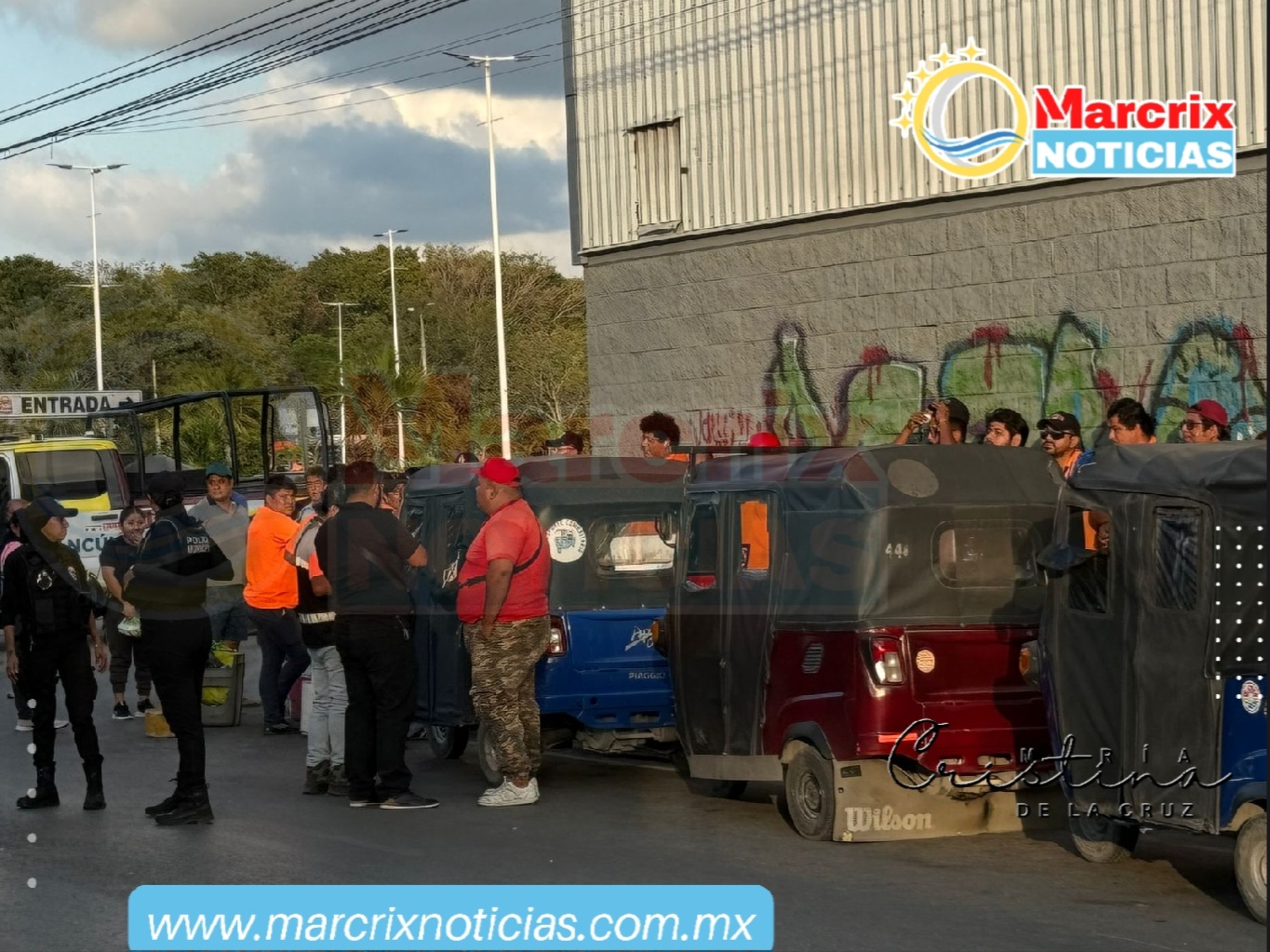 Riña en Cancún, entre mototaxistas de la FESOC e Isla-Cun