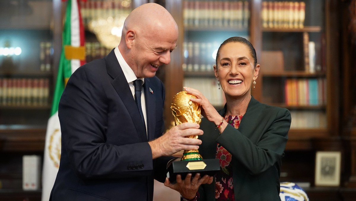 Claudia Sheinbaum se reúne con el presidente de la FIFA en Palacio Nacional