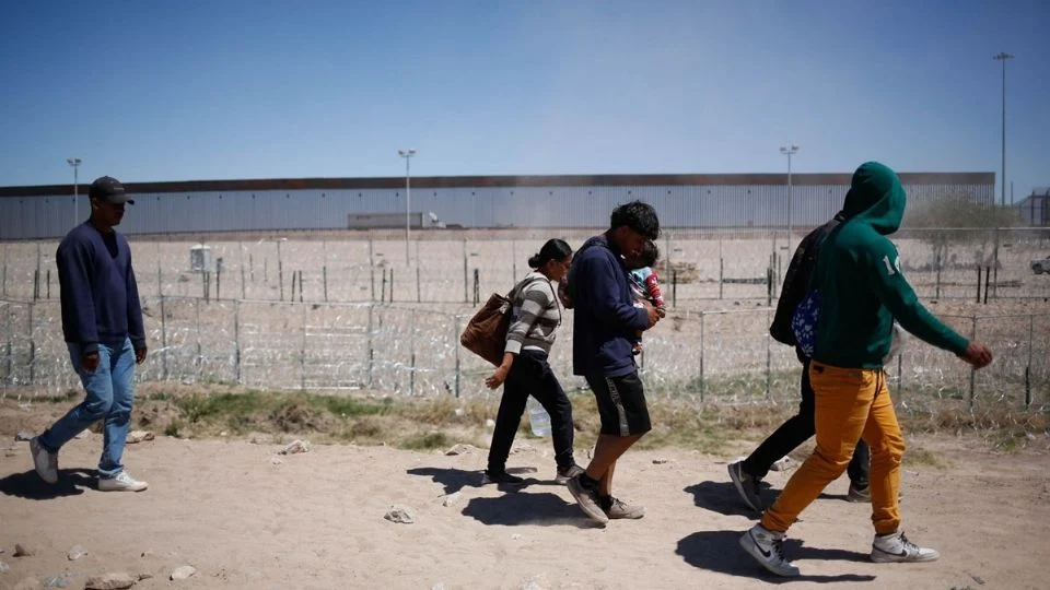 Tráfico de migrantes en Ciudad Juárez deja cinco detenidos tras operativo de la FGR.