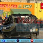 Hallan vehículo negro vinculado al ataque contra mototaxista en Cancún