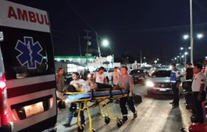 mujer paso peatonal Bacalar