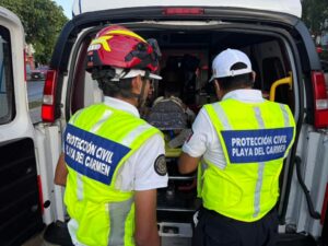 Choque brutal en Playa del Carmen deja mujer grave; taxista termina ante la Fiscalía
