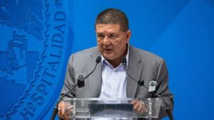 Renuncia fiscal de Chihuahua tras polémica por agentes de la CIA