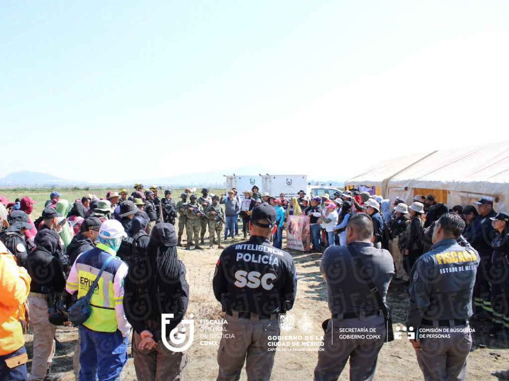 Hallan más de 300 restos óseos en el lago de Chalco