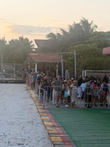 Registran esperas de hasta 4 horas en cruces de Isla Mujeres a Cancún