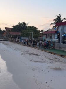 Registran esperas de hasta 4 horas en cruces de Isla Mujeres a Cancún