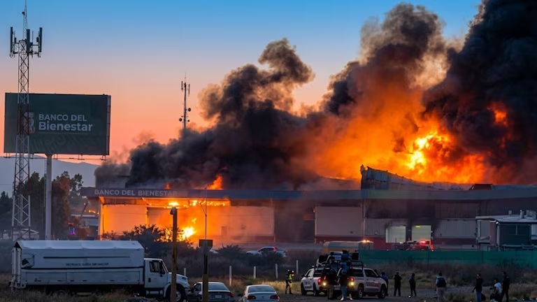 Protesta agrícola termina con el incendio de Segalmex en Zacatecas