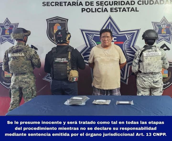 Presunto narcomenudista atrapado en l Isla Holbox. Foto: SSC