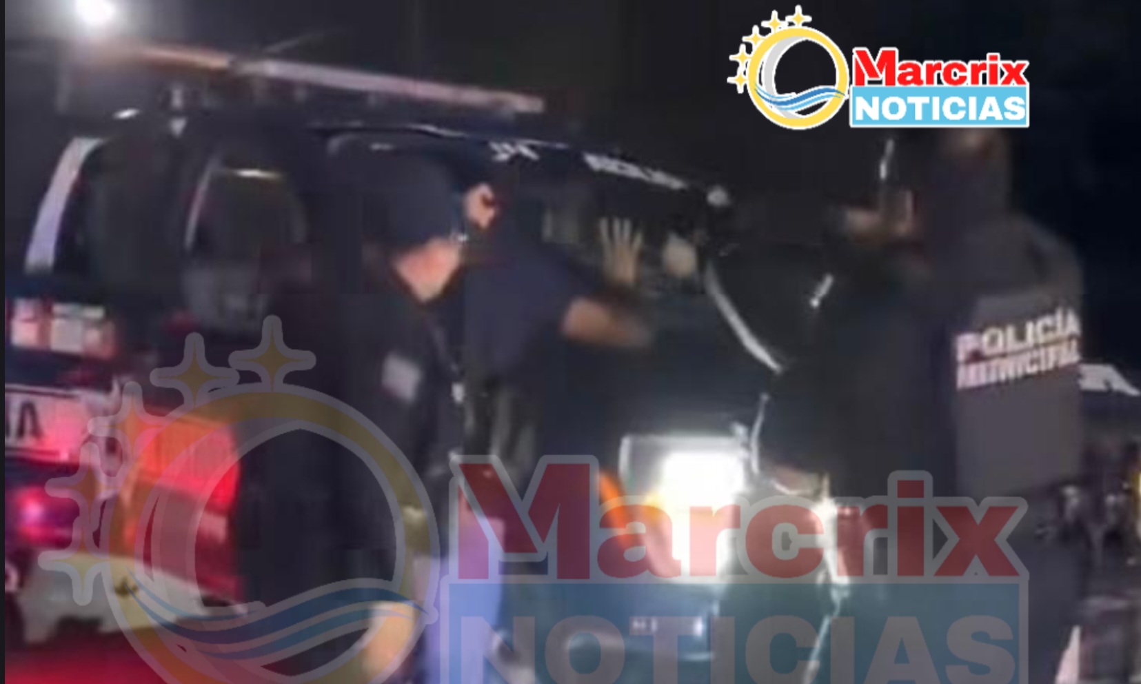 policía golpea adolescente Cancún