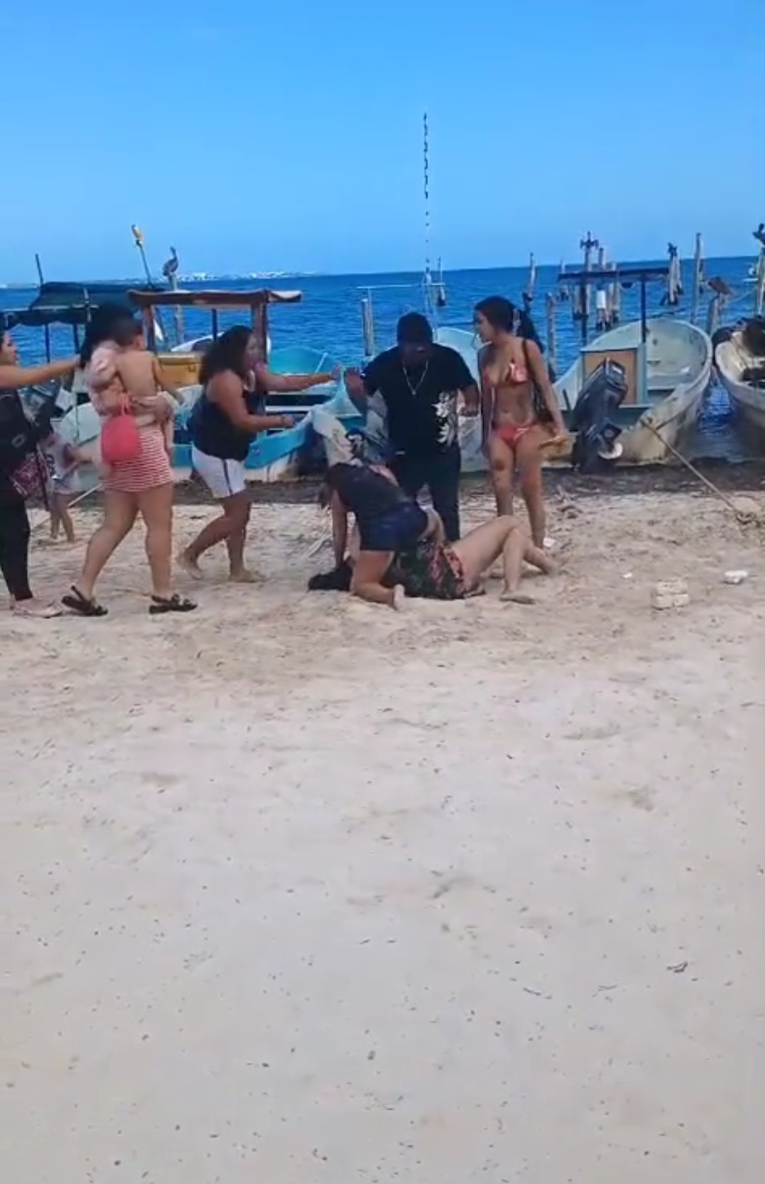 Imágenes de la hija de Kim Jong-un en un tanque reavivan los rumores de una sucesión