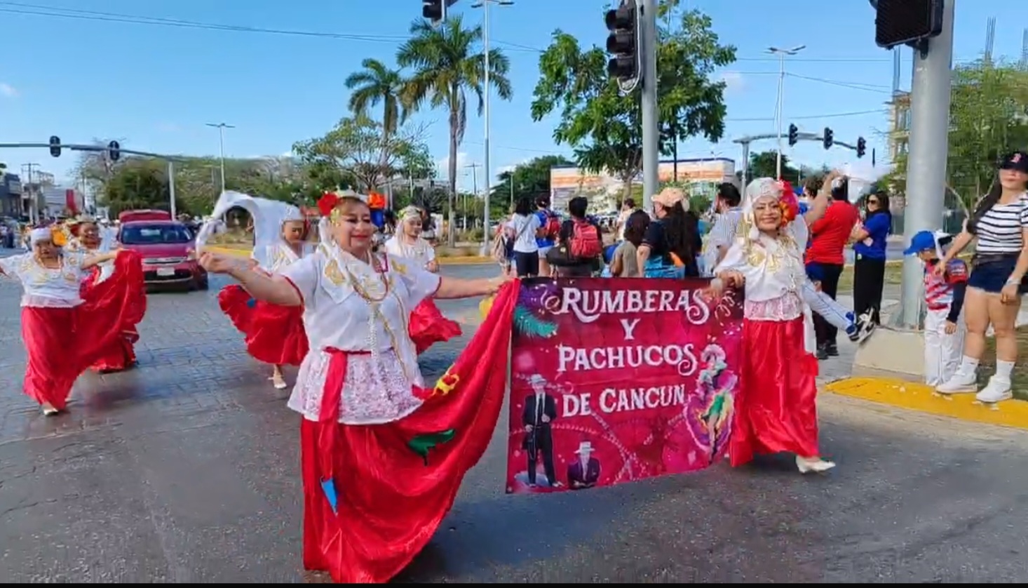 Desfile por el 56 aniversario de Cancún fortalece la identidad y convivencia social