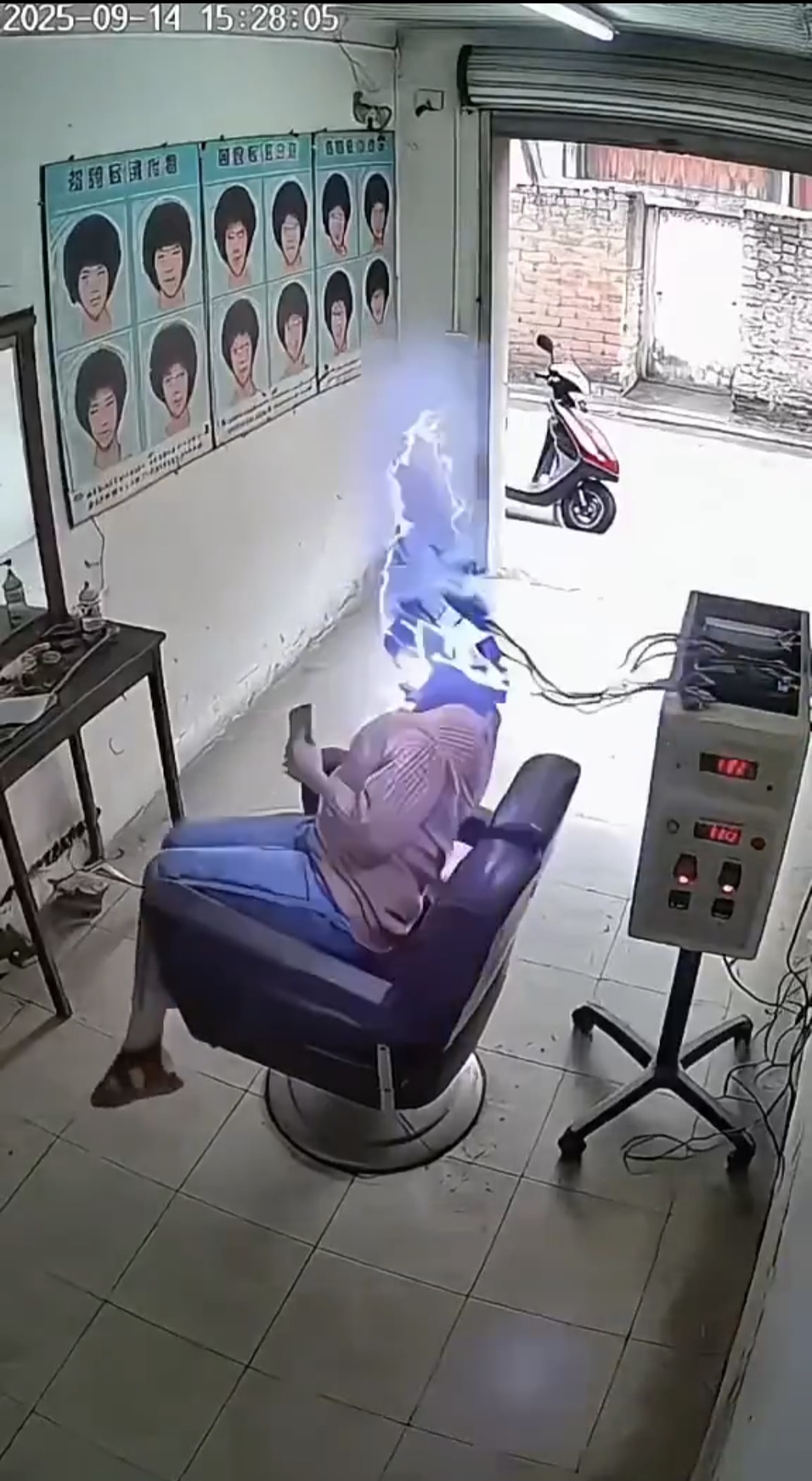 Video falso de mujer electrocutada en un salón de belleza engaña a internautas