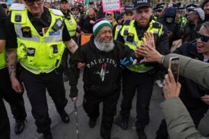 Detienen a más de 500 manifestantes propalestina en Londres