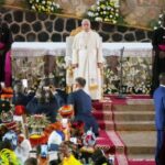 En Camerún, el papa arremete contra los “tiranos” que devastan la Tierra con guerra y explotación