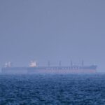 Irán vuelve a restringir el paso por Ormuz tras denunciar a Estados Unidos por incumplir el alto el fuego