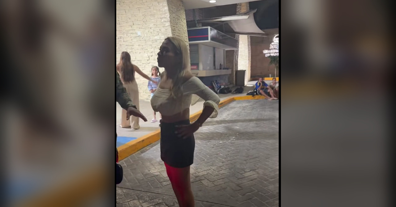 Mujer bajada de ferry por presuntamente robar un brazalete