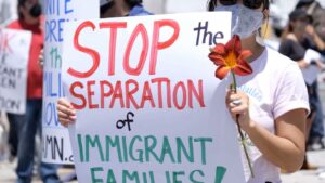 Denuncian abuso de niña migrante bajo custodia federal en Estados Unidos