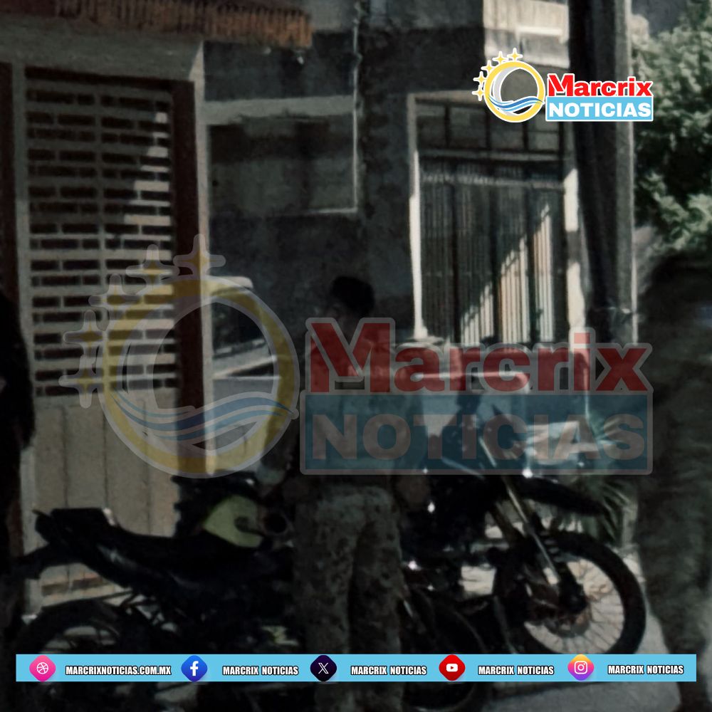 Autoridades catean domicilio en SM 105 donde delincuentes desarmaban motos robadas para vender refacciones en redes sociales.