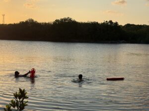 Reanudan búsqueda de adolescente desaparecido en la laguna del Pedregal de Cancún
