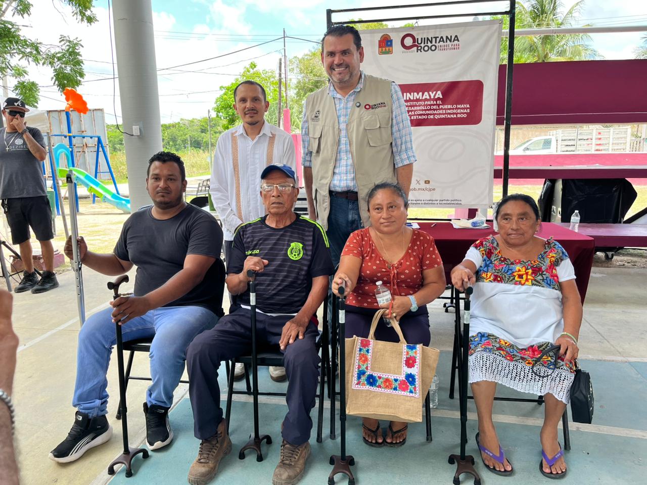 Llevan apoyos y servicios a familias de Cobá en la Caravana del Bienestar